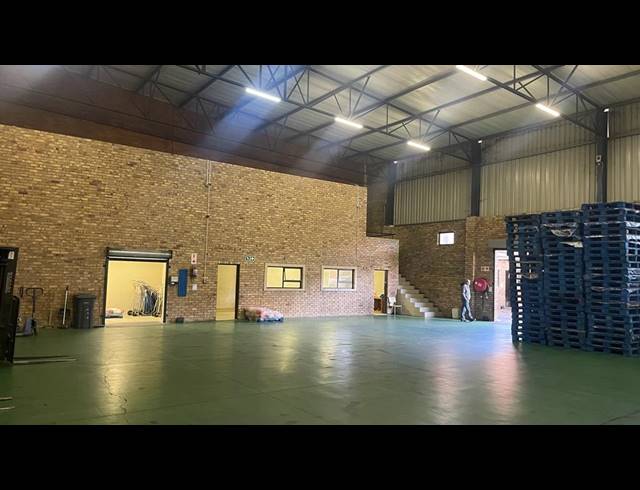 1,200M² WAREHOUSE TO LET IN PRETORIA WEST